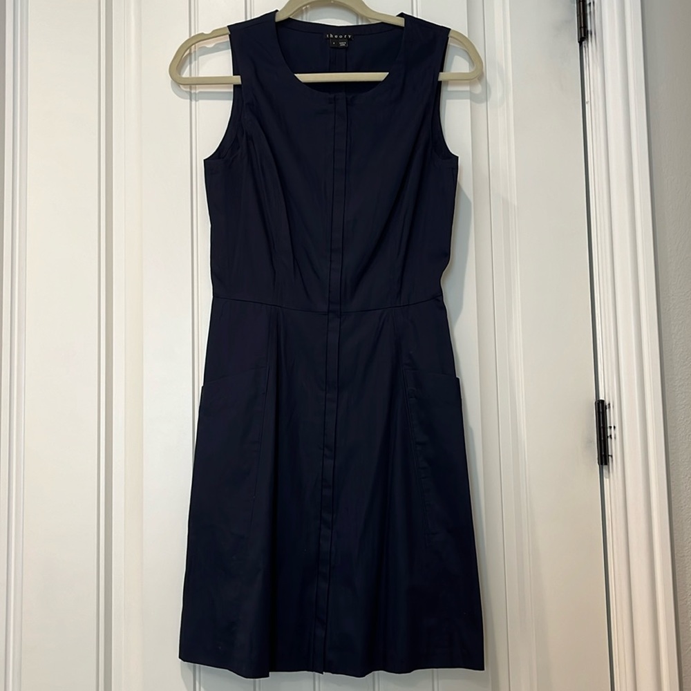 Adorable Theory Dress. Size 4.